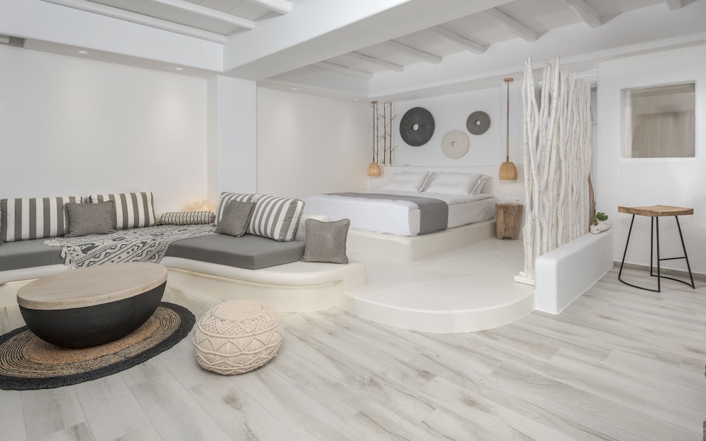 iliada suites adults only