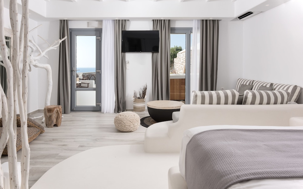 iliada suites adults only