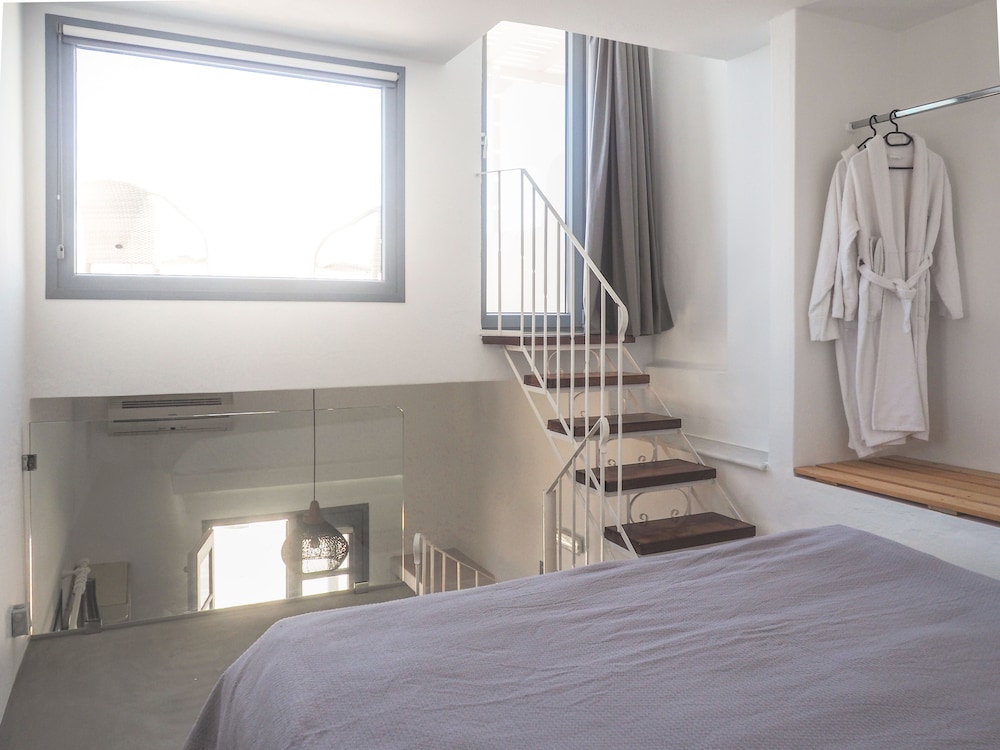 iliada suites adults only