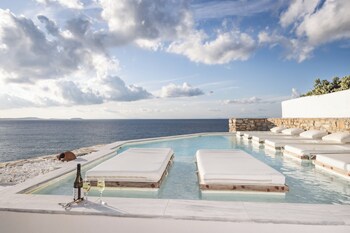 iliada suites adults only