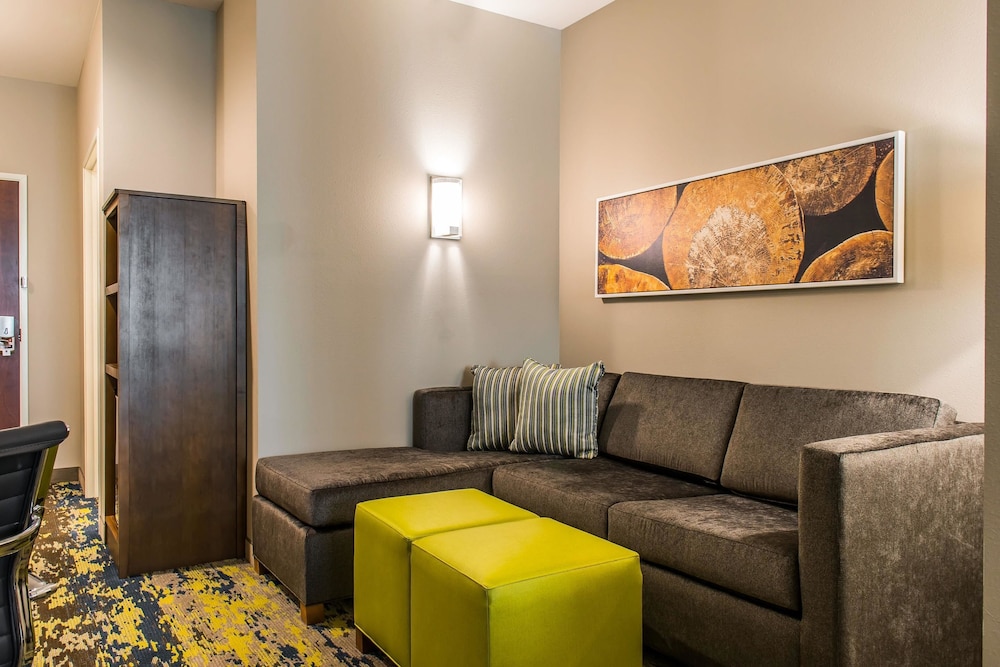 comfort inn and suites