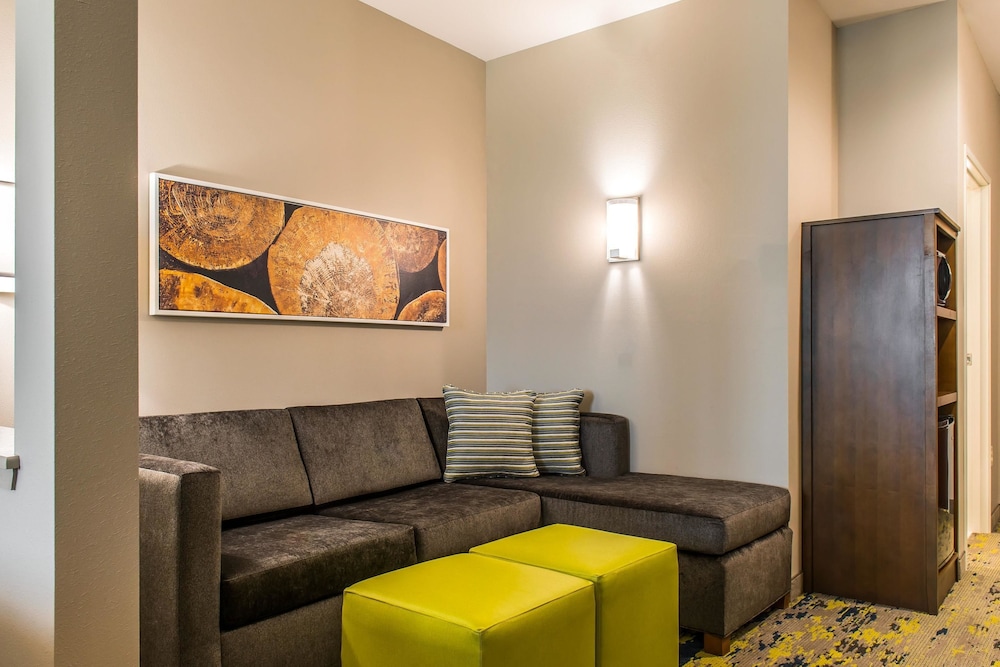 comfort inn and suites