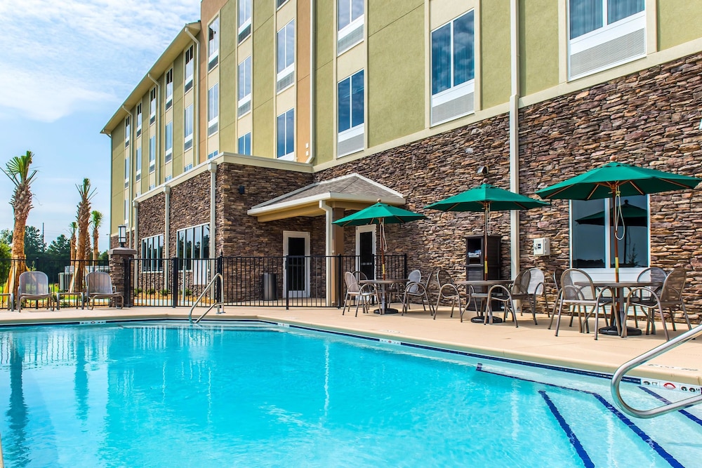 comfort inn and suites