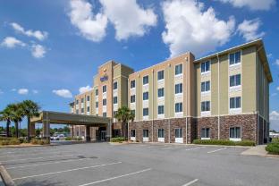 comfort inn and suites