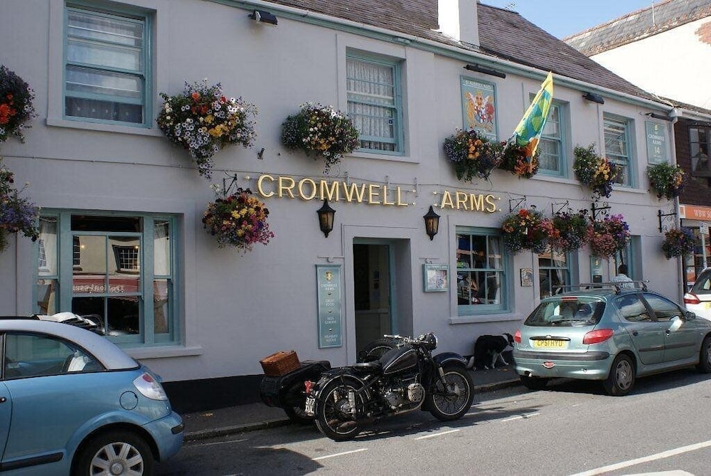 cromwell arms