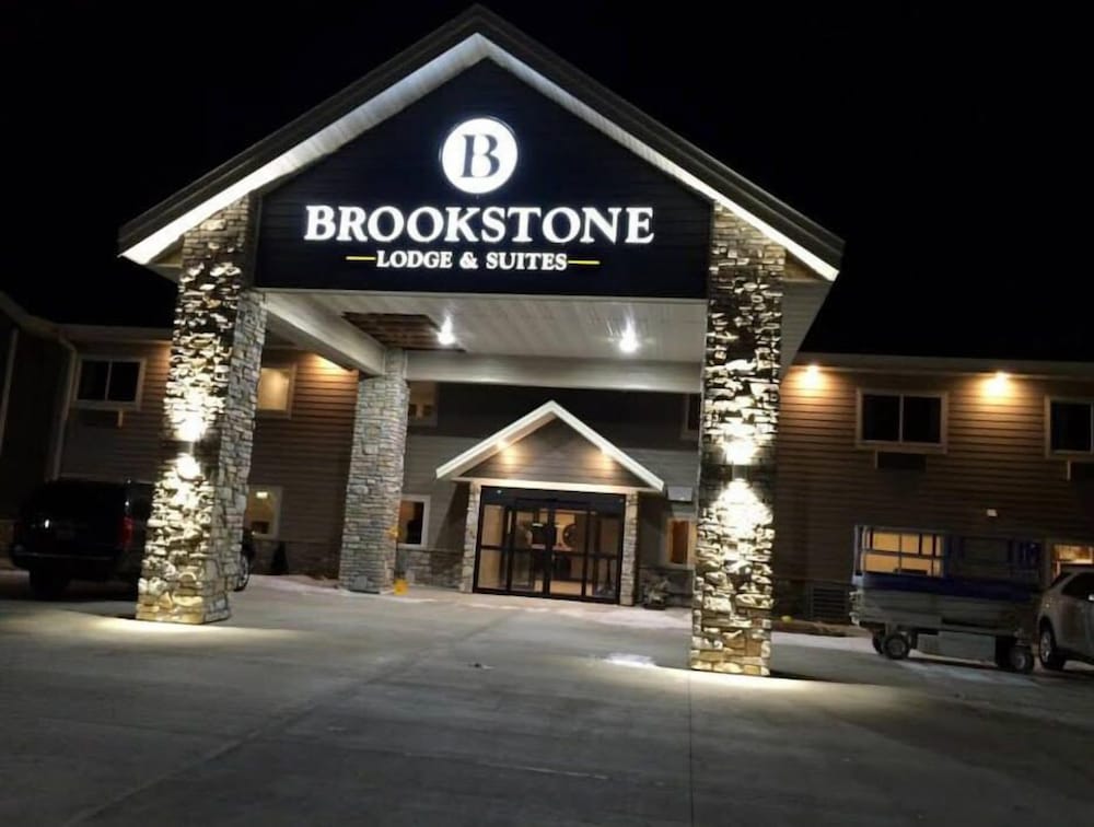 brookstone lodge and suites