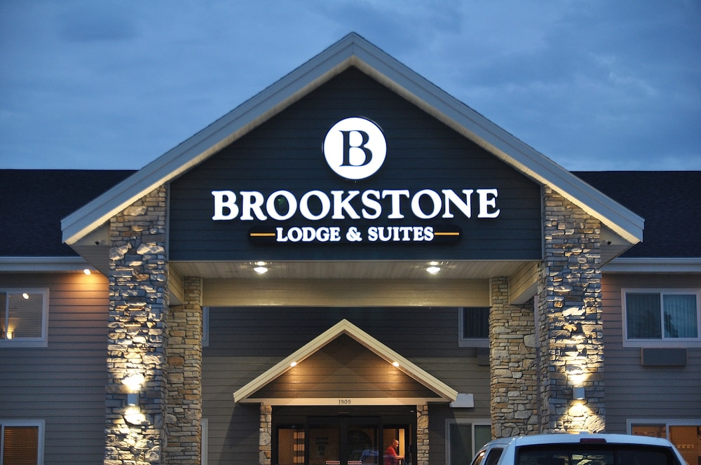 brookstone lodge and suites