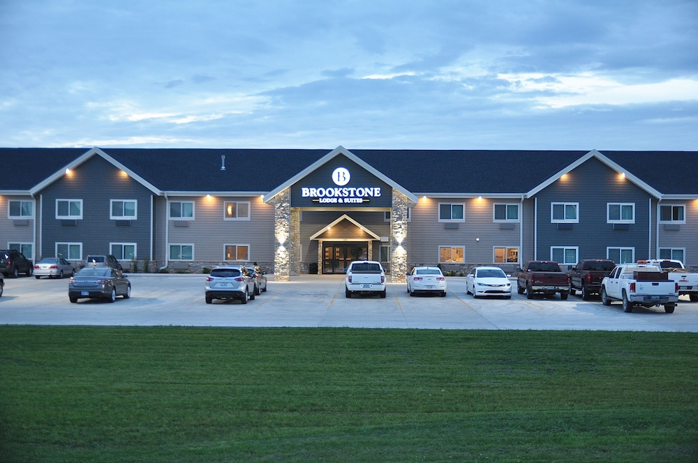 brookstone lodge and suites