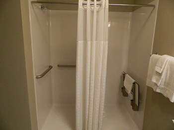 brookstone lodge and suites