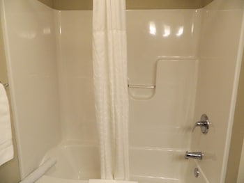 brookstone lodge and suites