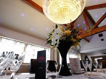 Ashiana Hotel,In Newark,3 star