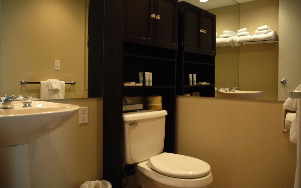 rosellen suites at stanley park