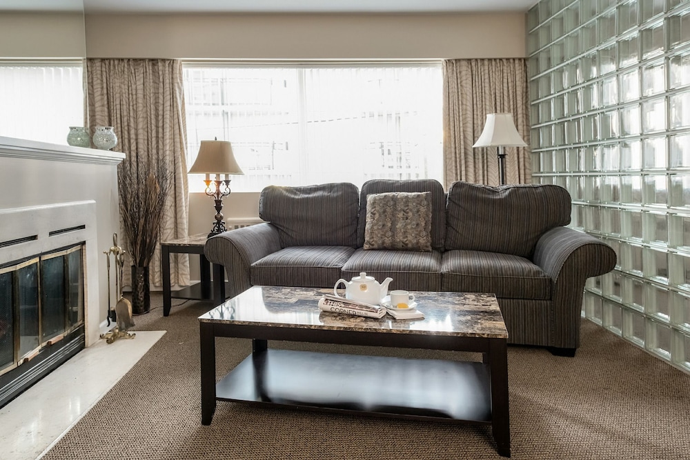 rosellen suites at stanley park