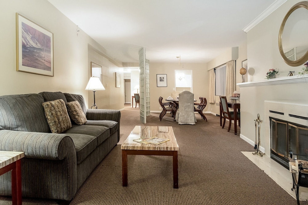 rosellen suites at stanley park