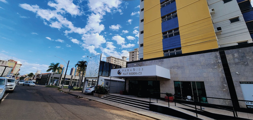 paradise flat residence
