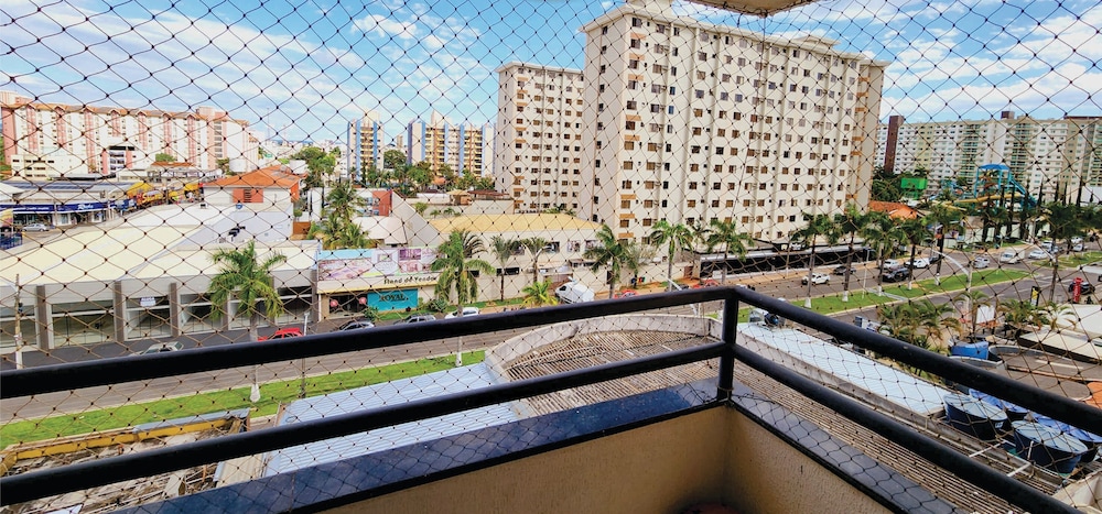 paradise flat residence
