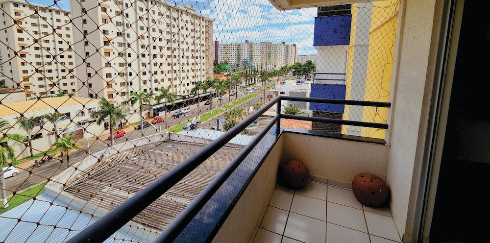 paradise flat residence