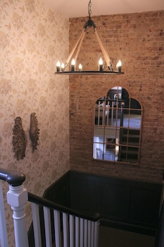 the one tun pub and rooms