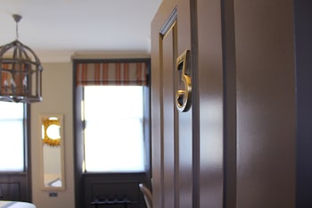 the one tun pub and rooms