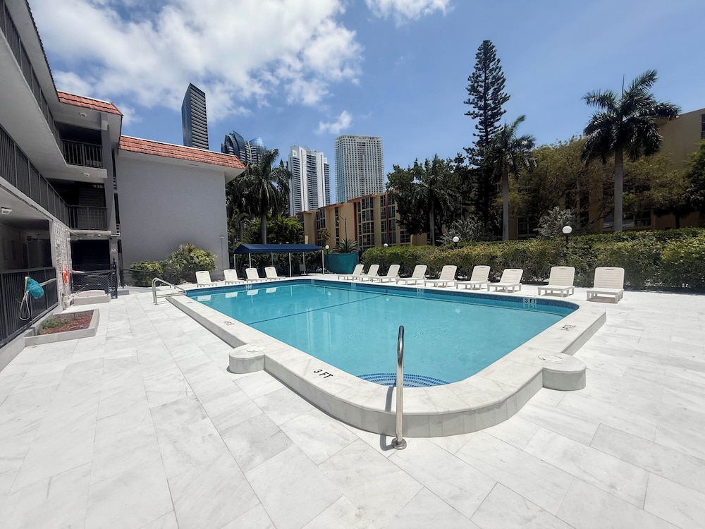 sunny isles apartments