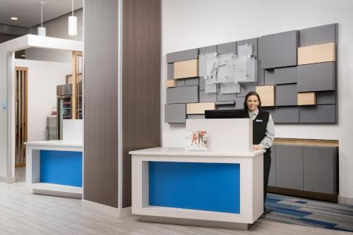 holiday inn express pensacola downtown by ihg