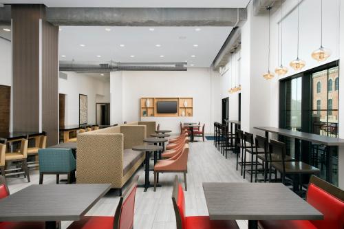 holiday inn express pensacola downtown by ihg