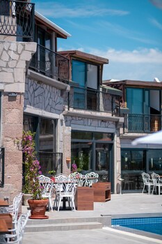 assos troy beach hotel
