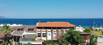 assos troy beach hotel