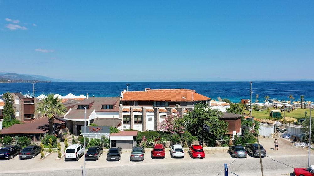 assos troy beach hotel