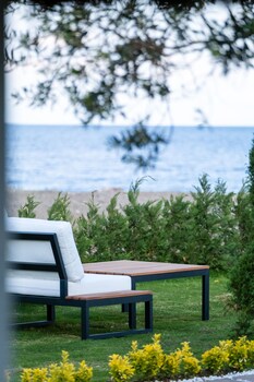 assos troy beach hotel