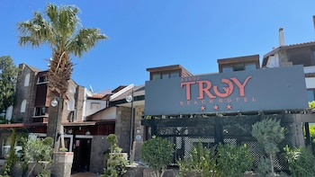assos troy beach hotel