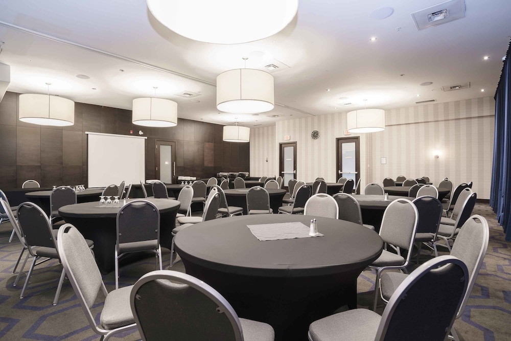 Sandman Signature Prince George Hotel,Prince George>>Bednesti,4 star