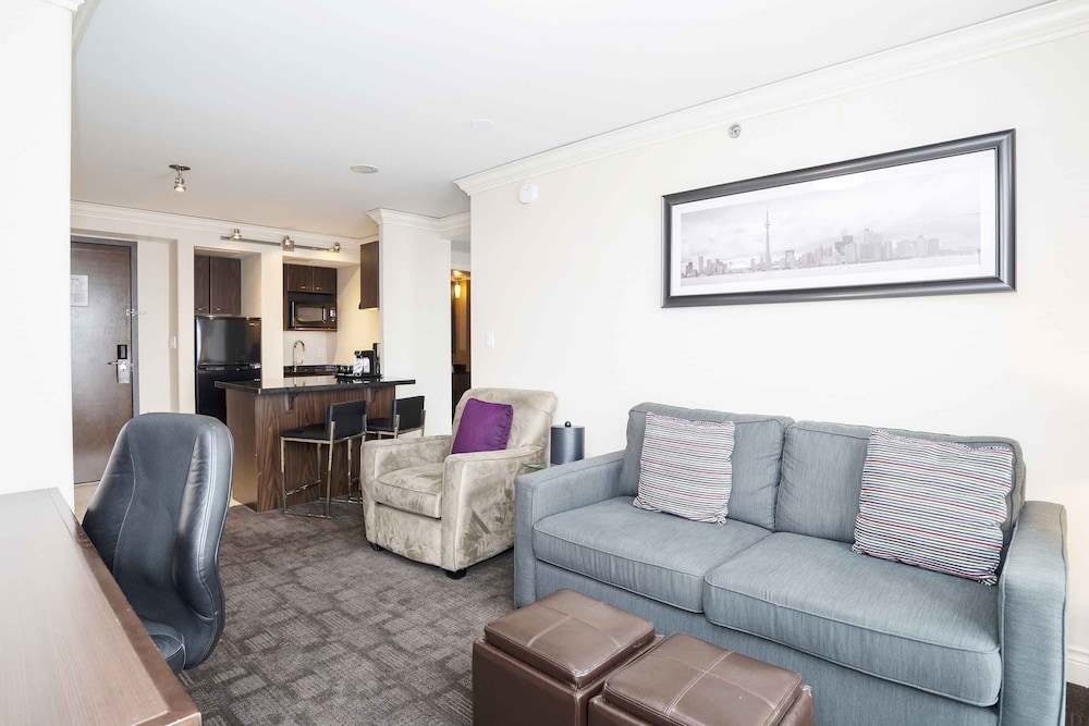 sandman signature toronto airport hotel