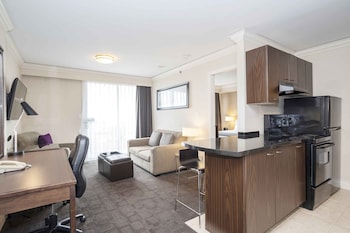 sandman signature toronto airport hotel