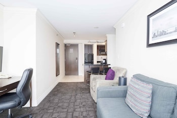 sandman signature toronto airport hotel