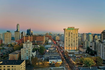 sandman suites vancouver on davie