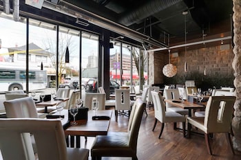 sandman suites vancouver on davie