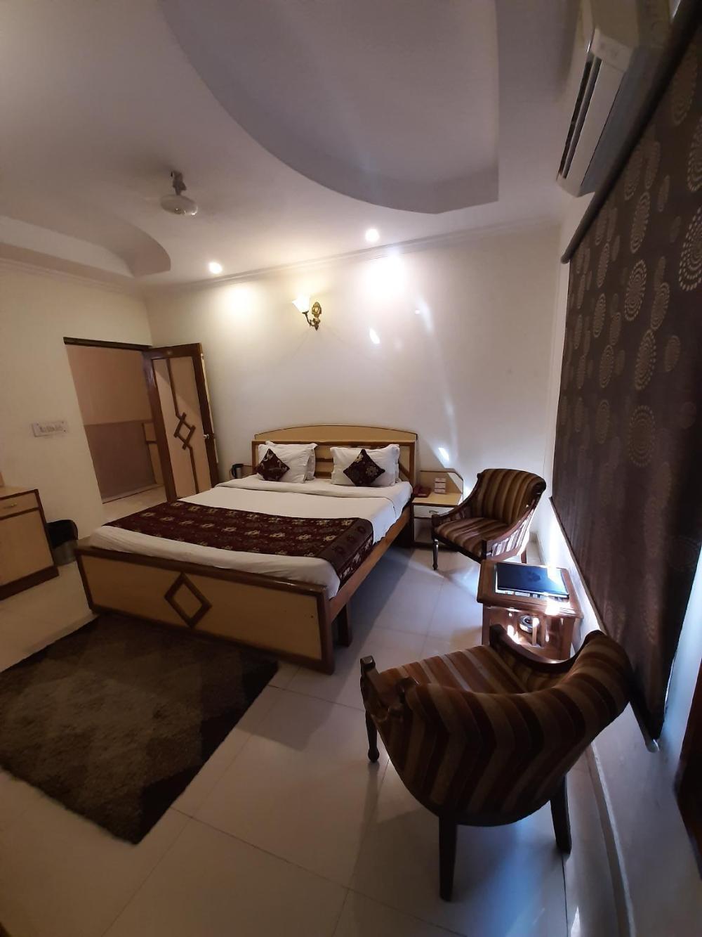 hotel siddharth residency
