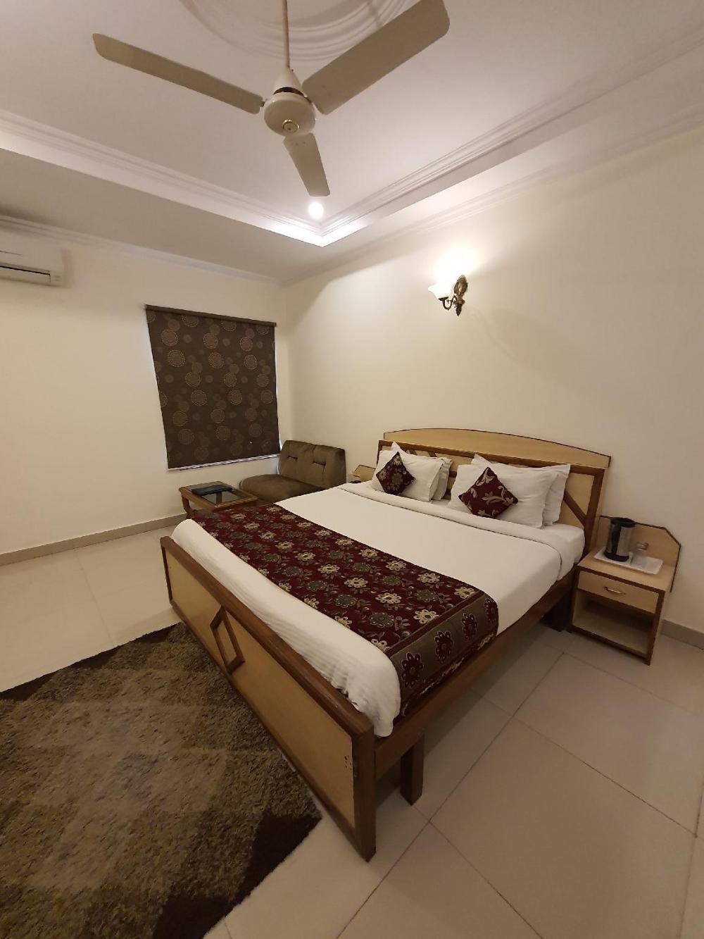 hotel siddharth residency