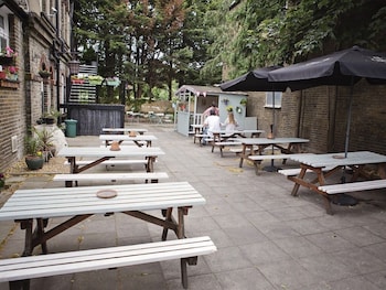the milford arms