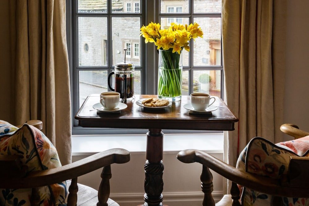 The Bull At Foolow,Bradwell>>Ashbourne,4 star