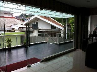j residence guest house ciumbuleuit