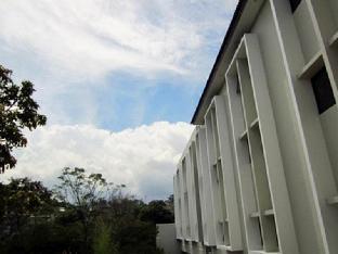 j residence guest house ciumbuleuit