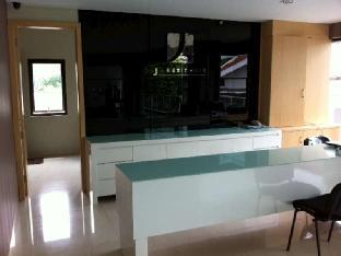 j residence guest house ciumbuleuit