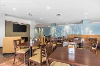 sleep inn and suites ofallon mo technology drive