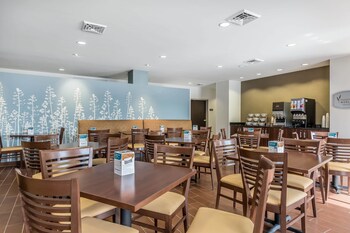 sleep inn and suites ofallon mo technology drive