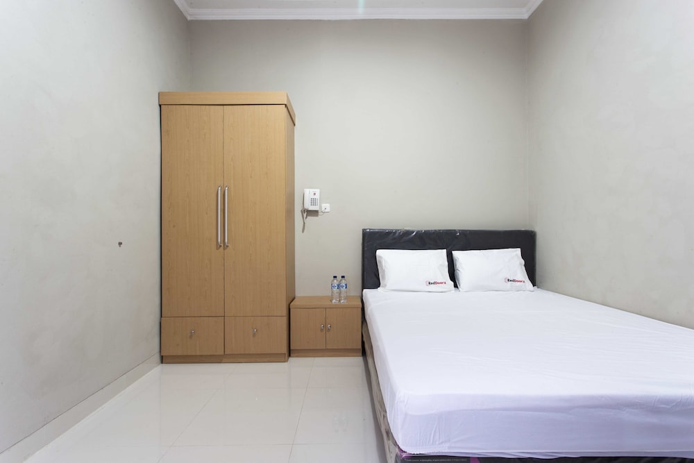 reddoorz mangga besar 2