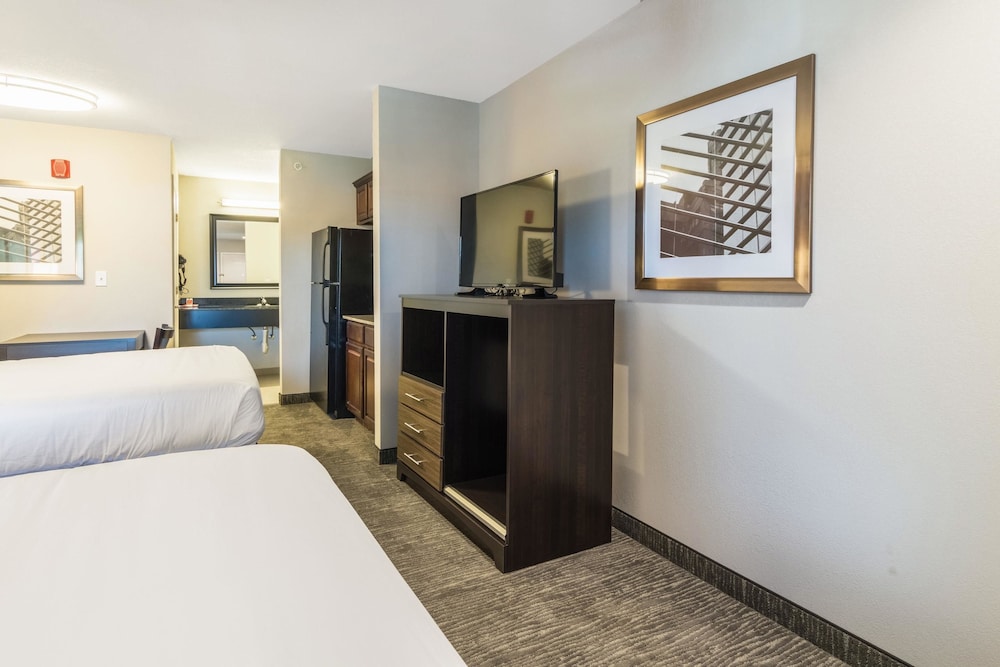 Econo Lodge Inn & Suites North Little Rock Near Riverfront,North Little Rock>>Little Rock,2 star