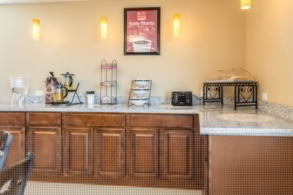 econo lodge inn and suites north little rock near riverfront