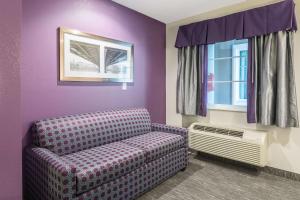 econo lodge inn and suites north little rock near riverfront